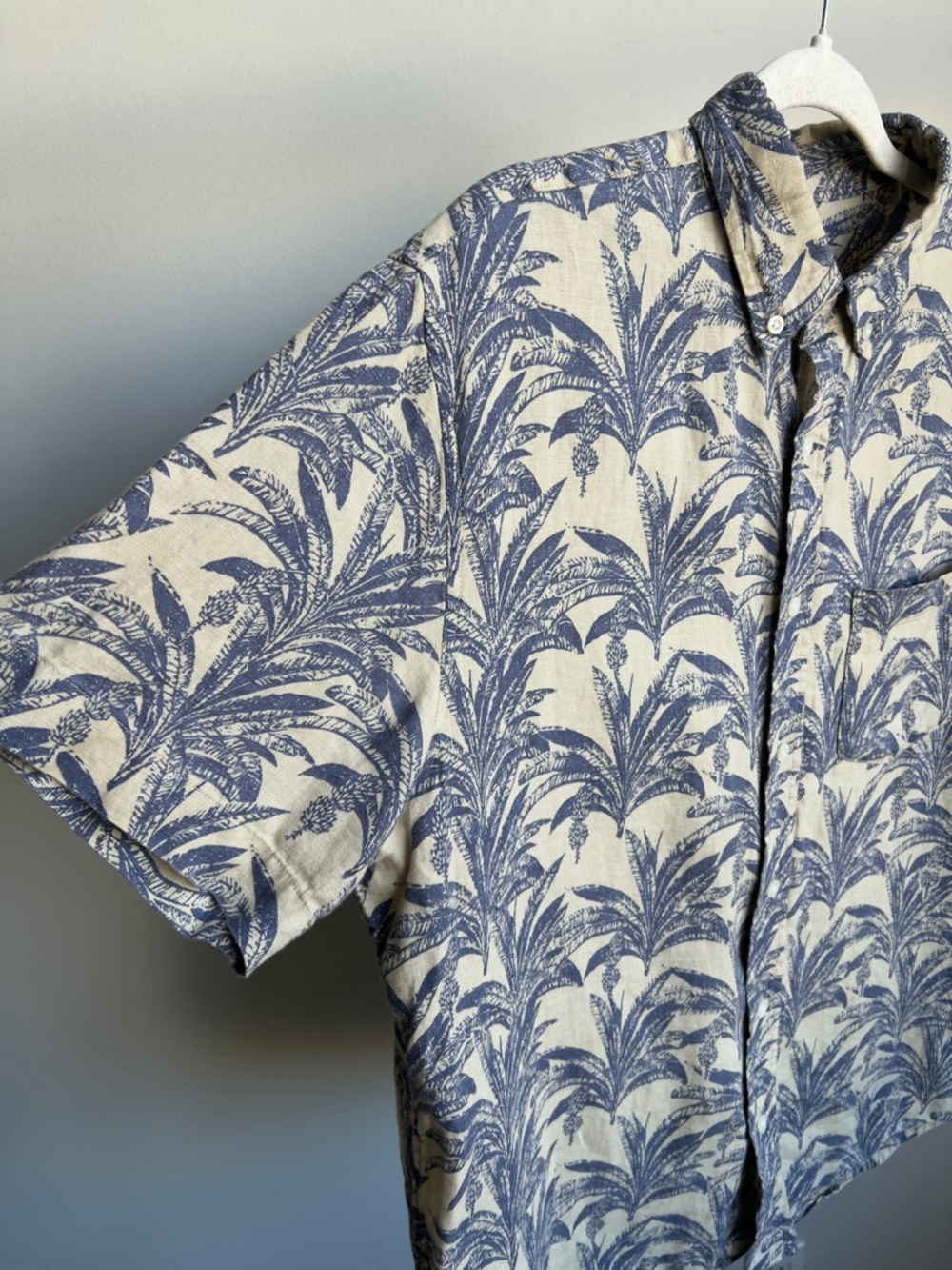 Banana Republic Blue Palm-Print Linen Short Sleeve Shirt - Picture 4 of 7